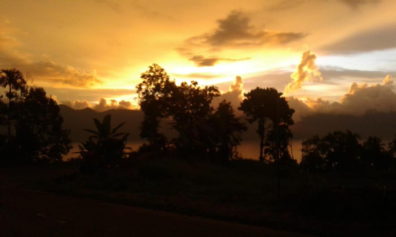 Bagoes View Cottages Maninjau Buitenkant foto